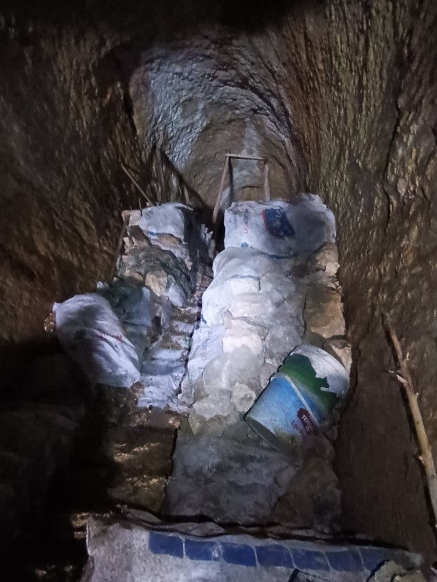 Foto - Definecilerden akıl almaz kazı: Mağarada şoke oldular