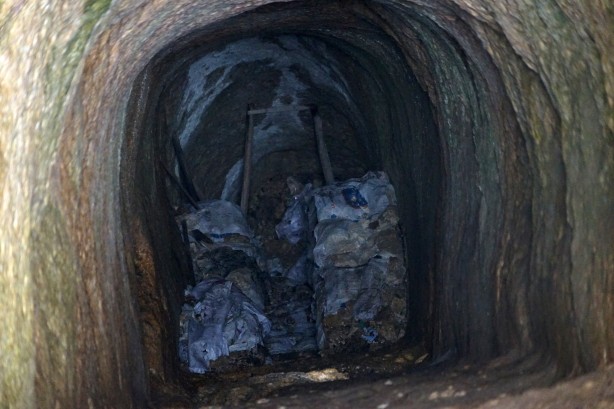 Foto - Definecilerden akıl almaz kazı: Mağarada şoke oldular