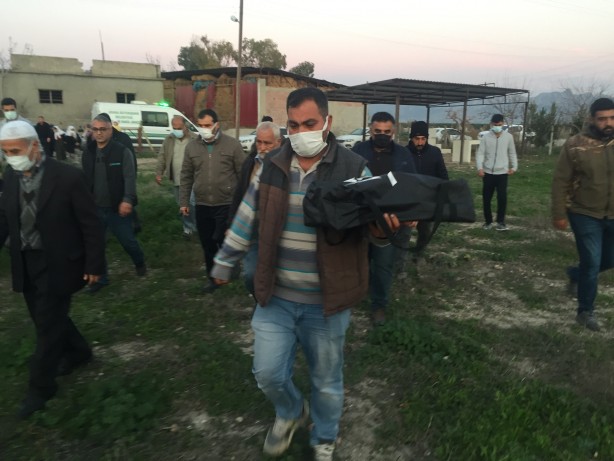 Foto - Defnedilirken yaşadığı ortaya çıkan bebek 6 gün sonra toprağa verildi!