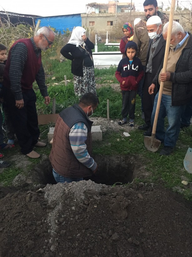 Defnedilirken yaşadığı ortaya çıkan bebek 6 gün sonra toprağa verildi!