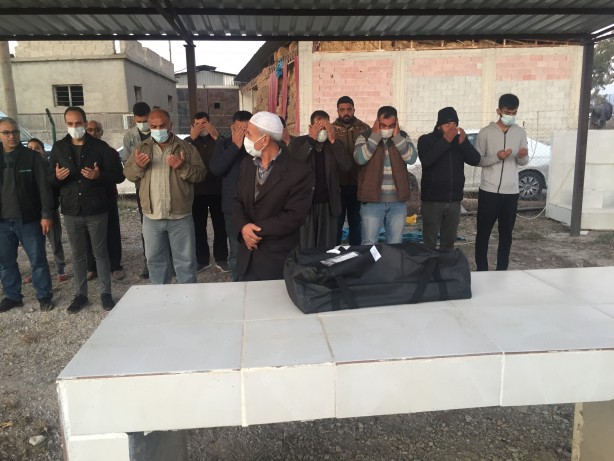 Foto - Defnedilirken yaşadığı ortaya çıkan bebek 6 gün sonra toprağa verildi!