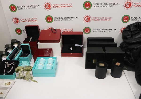 Foto - Değeri tam 3 milyon! İstanbul Havalimanı'nda ele geçirildi!