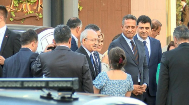 Foto - Değişim ekibinde büyük çatlak! Kılıçdaroğlu uyardı Özgür Özel çark etti