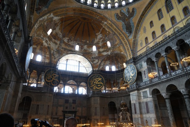 Değişim rüzgarı esiyor! Ayasofya Camii'nde 4 yılda nereden nereye