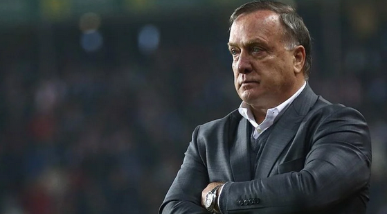 Foto - Dehşete düşüren bilgiyi kamuoyuyla paylaştılar: Advocaat öyle bir yere imza attı ki dünya futbolu şaşkın!