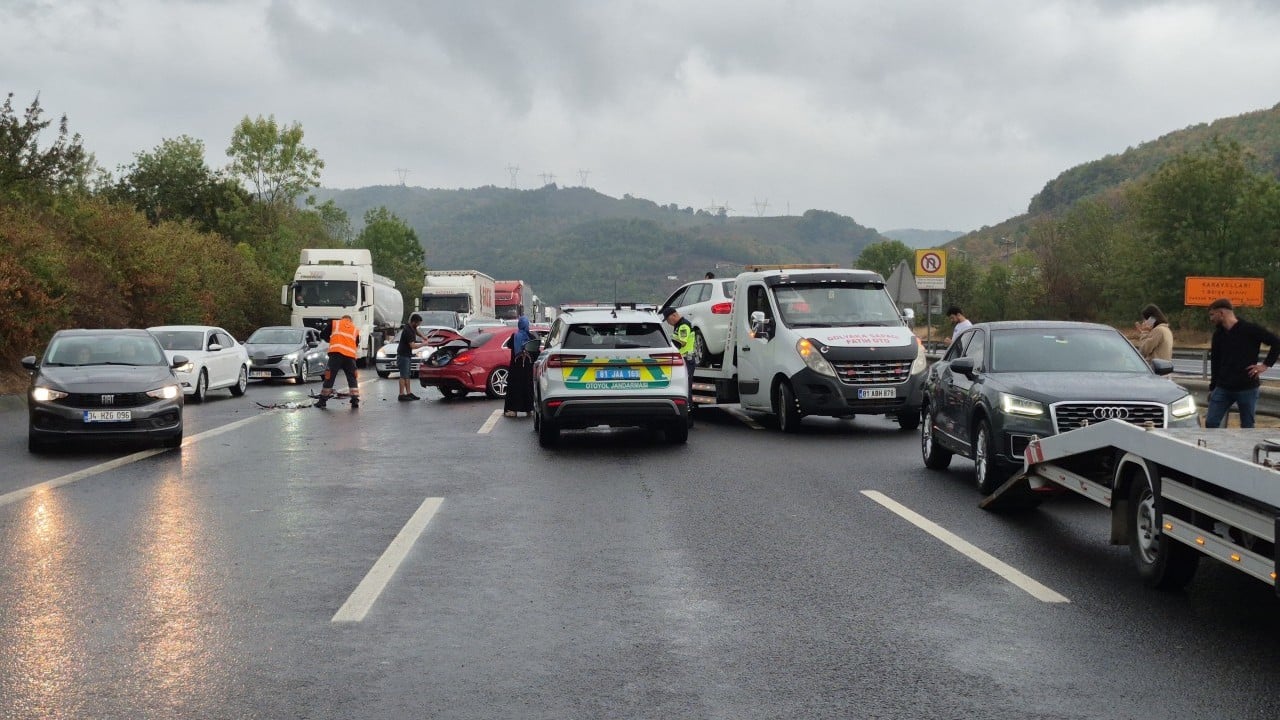 Dehşete düşüren kaza! 30 araç birbirine girdi