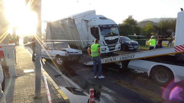 Foto - Dehşete düşüren kaza! Otomobili gören gözlerine inanamadı