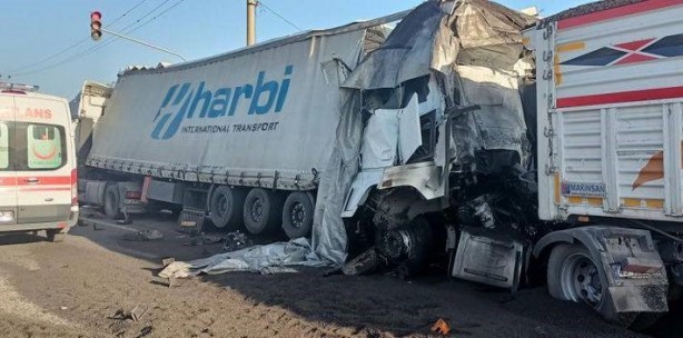 Foto - Dehşete düşüren kaza! Otomobili gören gözlerine inanamadı