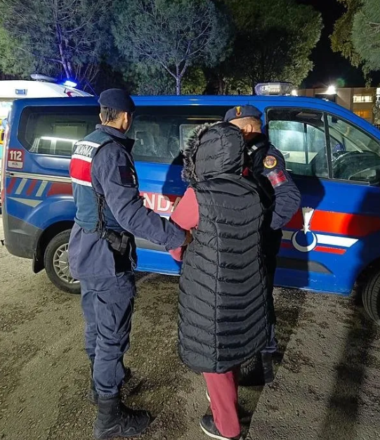 Foto - DEM Partili Çiçek Otlu’nun kardeşi terörist çıktı! Para transferi tespit edildi