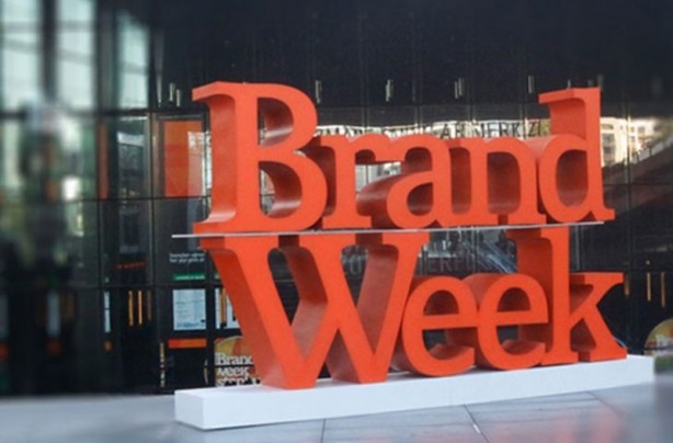 Demet Evgar haddini fena aştı! Kadına şiddet üzerinden millete hakaret savurup Türkiye'yi şikayet etti