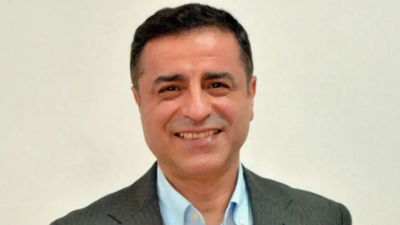 Demirtaş konusu iyice karıştı! ‘Dün gece Ankara’daydım’ diyen Cengiz Çandar: Saatler içerisinde…