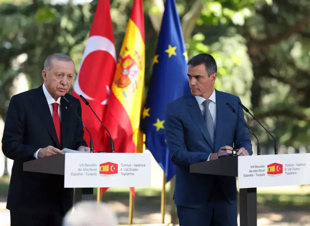 Foto - Demirtaş’ı sal, Puigdemont’u içeri tık/İspanya medyasının ahmaklığı