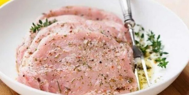 Foto - Demlikte kalan çayı sakın atmayın! Kalan çayla ne yapılır? Demlenmiş çay göze iyi gelir mi?