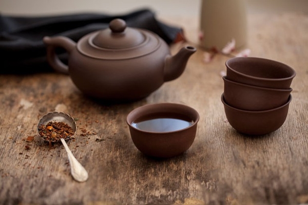 Foto - Demlikte kalan çayın faydaları