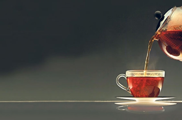 Foto - Demlikte kalan çayın faydaları