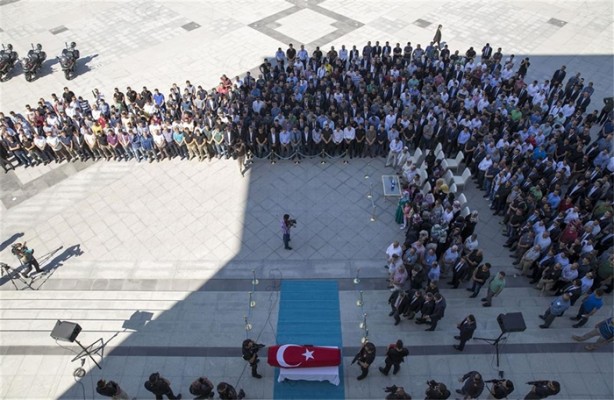 Foto - Demokrasi şehitleri son yolculuğuna uğurlandı