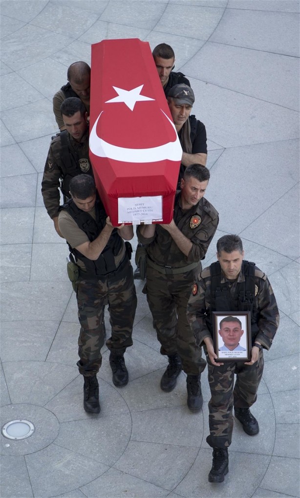 Foto - Demokrasi şehitleri son yolculuğuna uğurlandı
