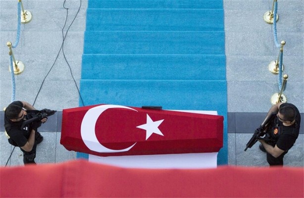 Foto - Demokrasi şehitleri son yolculuğuna uğurlandı