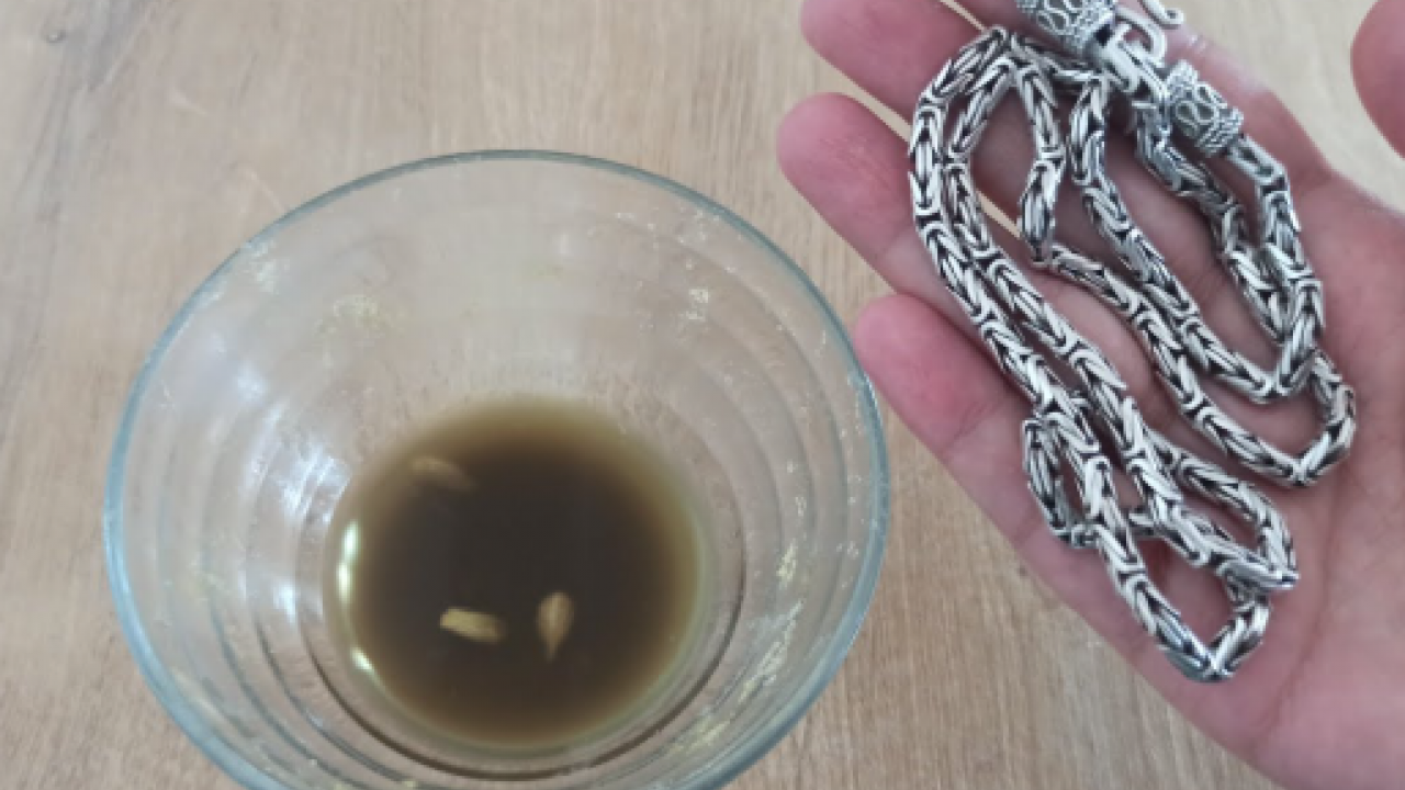 Deneyince farkını göreceksiniz! İşte gümüş takıları parlatan doğal yöntem