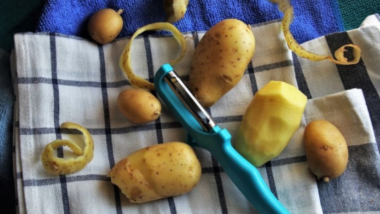 Foto - Deneyince farkını göreceksiniz! Kararan çaydanlıkları temizlemenin basit yolu