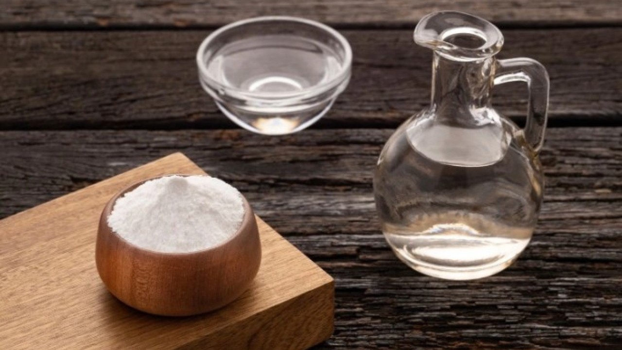 Foto - Deneyince farkını göreceksiniz! Kararan çaydanlıkları temizlemenin basit yolu