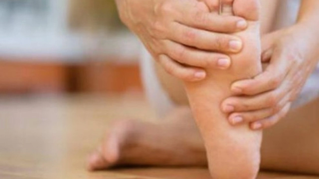 Foto - Deneyince farkını göreceksiniz! Nasır tutmuş topukları pamuk gibi yapmanın sırrı