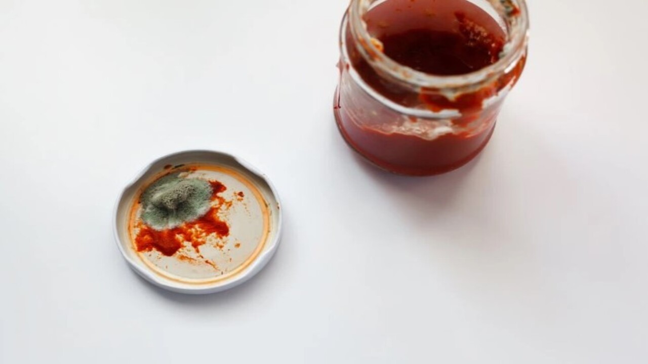 Foto - Deneyince farkını göreceksiniz! Salçaları küflenmeden korumanın doğal yolu açıklandı