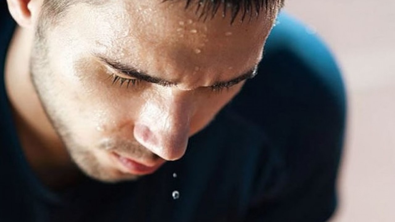 Deneyince farkını göreceksiniz! Ter kokusundan kurtulmanın doğal yolu açıklandı