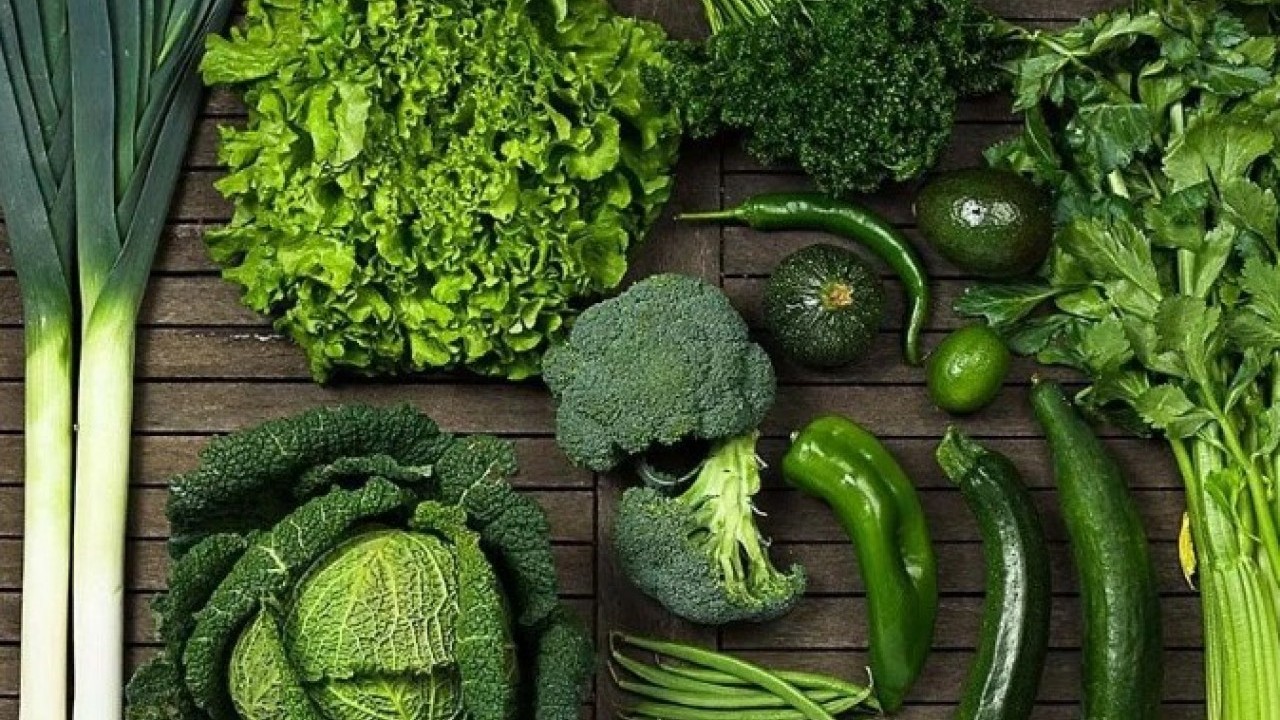 Deneyince farkını göreceksiniz! Yeşillikleri uzun süre boyunca korumanın yolu