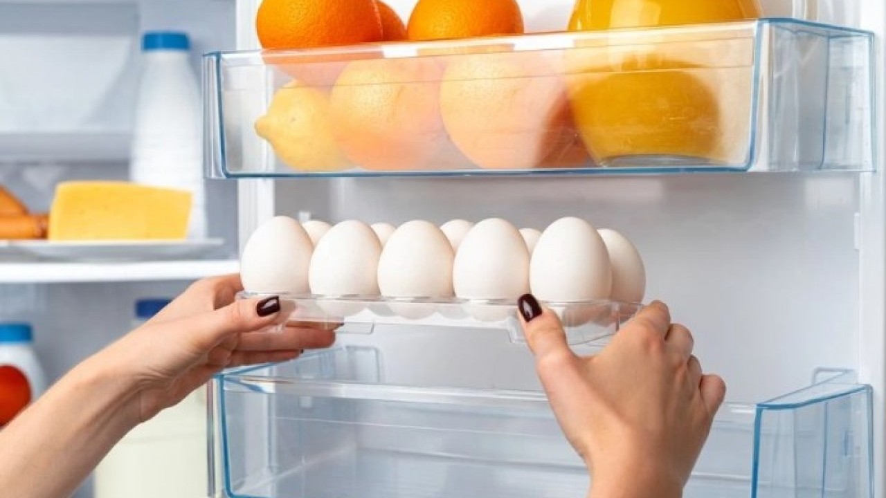 Foto - Deneyince farkını göreceksiniz! Yumurtayı haşlarken çatlatmamanın kolay yöntemi