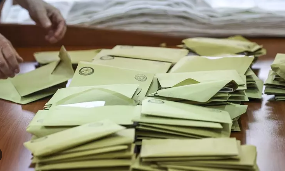 Foto - Dengeleri değiştirecek karar! Yeniden Refah Partisi o büyükşehir adayını geri çekti