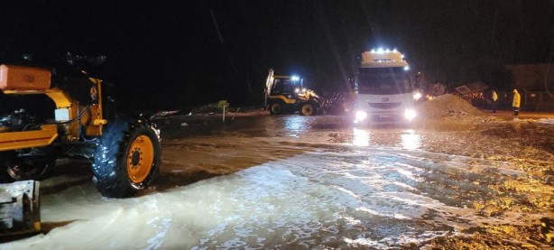 Foto - Deniz kara ile birleşti
