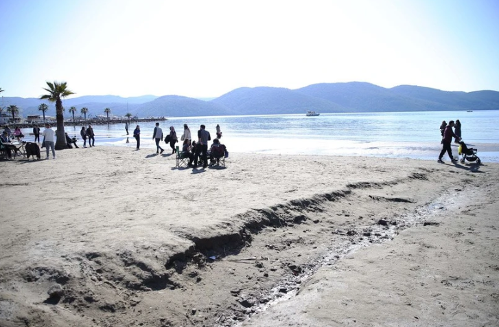 Foto - Deniz neden çekiliyor? Ege’de neler oluyor? Santorini adası mı etkiliyor