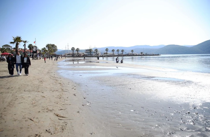 Deniz neden çekiliyor? Ege’de neler oluyor? Santorini adası mı etkiliyor