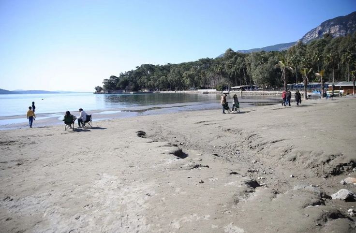 Foto - Deniz neden çekiliyor? Ege’de neler oluyor? Santorini adası mı etkiliyor