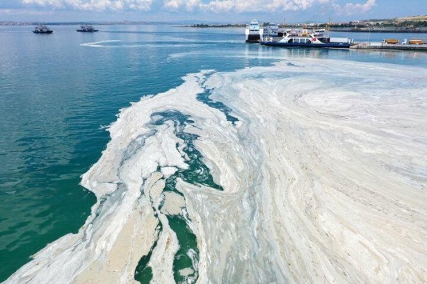 Foto - Deniz salyası Çanakkale Boğazı'nı kapladı