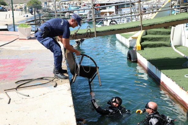 Deniz temizleme çalışmasında çıkanlar şoke etti!