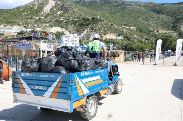 Foto - Deniz temizleme çalışmasında çıkanlar şoke etti!