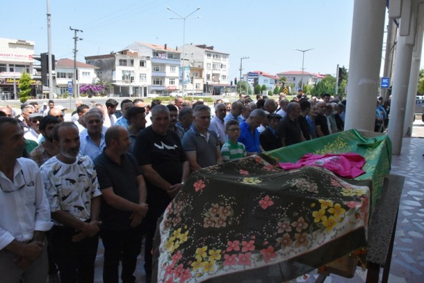 Foto - Denizde boğulan çocuğun cenazesi defnedildi