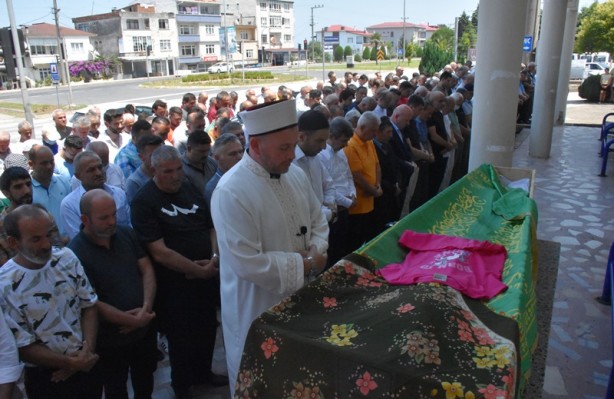 Foto - Denizde boğulan çocuğun cenazesi defnedildi