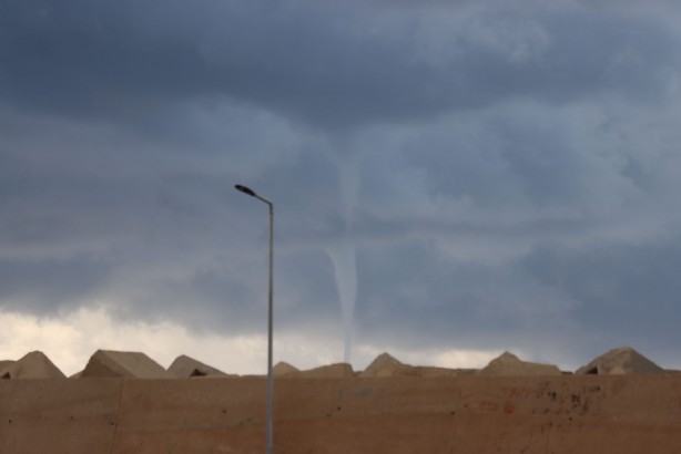 Foto - Denizde oluşan hortumlar panikletti!