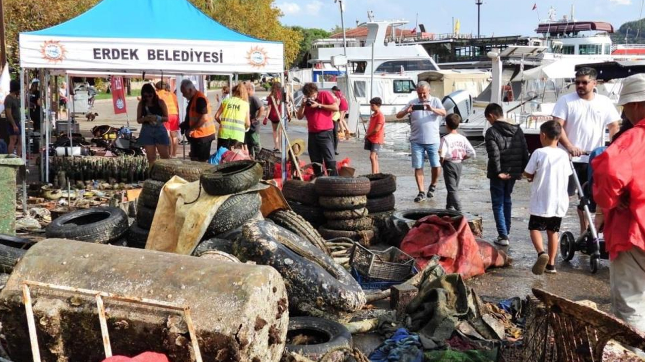 Foto - Denizden çıkan lastikler şoke etti