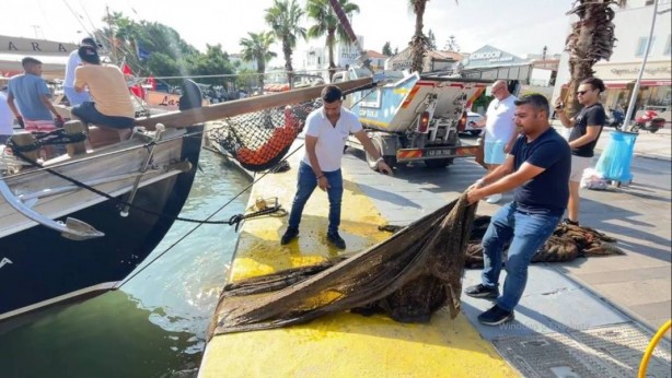 Foto - Denizden çıkarıldı! Tamı tamına 500 metrekare büyüklüğünde! Böylesi görülmemişti! Ağızlar bir karış açık kaldı