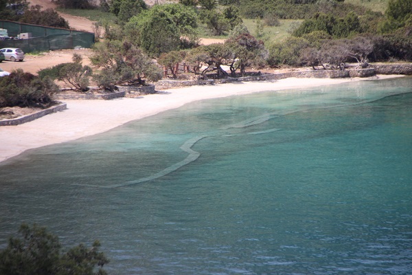 Foto - Denize bakan şaşkına döndü! Bakın denizin içine ne yerleştirdiler