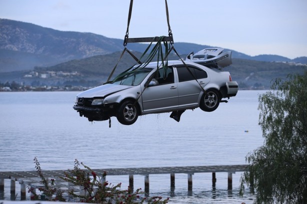 Foto - Denize düşen araçtaki 1 kişi hayatını kaybetti, alkollü sürücü gözaltına alındı