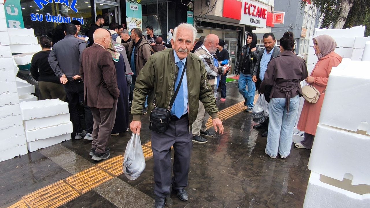 Foto - Denizi olmayan Kars’ta 50, İstanbul’da 150-200 lira! Kars’ta palamut kapış kapış gitti