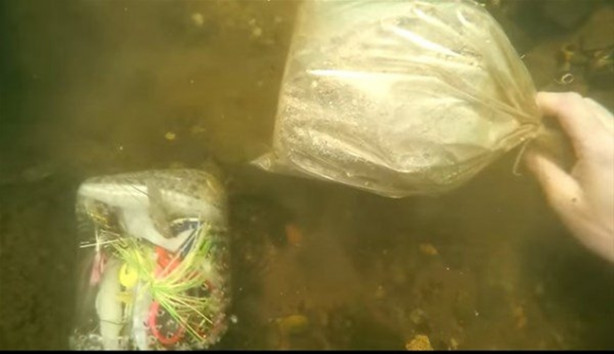 Foto - Denizin dibinde buldukları kutudan çıkanlar çok şaşırttı!