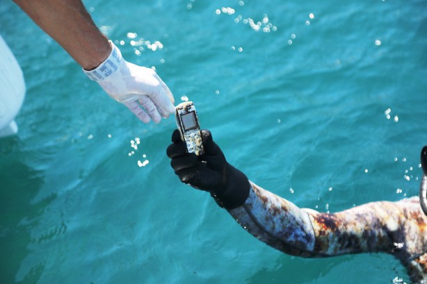 Denizin dibinden çıkanlar görenleri şok etti!