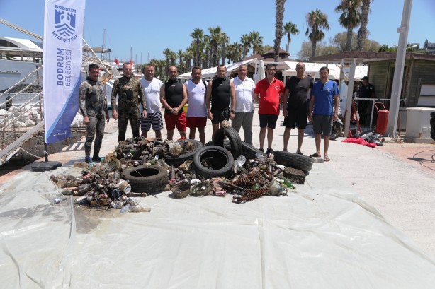 Foto - Denizin dibinden çıkanlar görenleri şok etti!