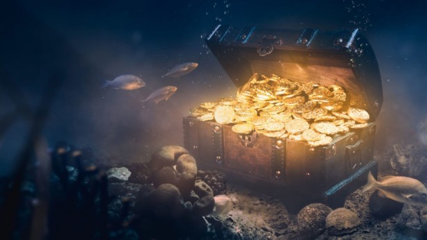 Denizin dibine dalıp çok büyük bir altın hazinesi buldular! Herkes yaşananlar karşısında şaşkına döndü